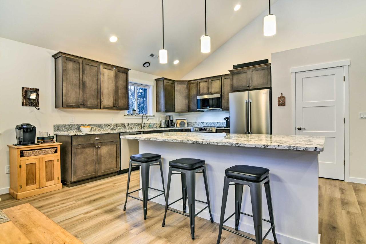 Family-Friendly Packwood Retreat With Deck! Villa Bagian luar foto