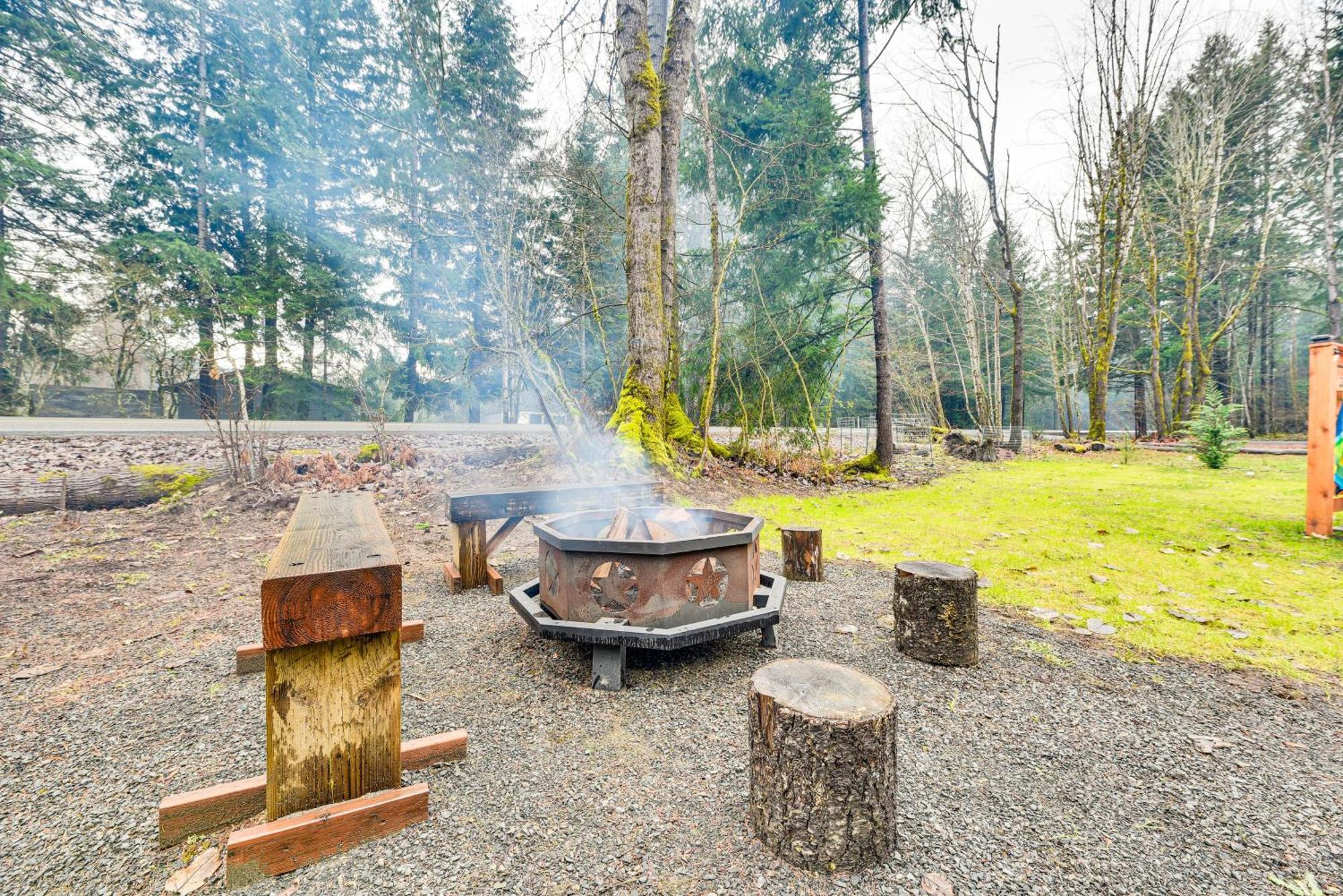Family-Friendly Packwood Retreat With Deck! Villa Bagian luar foto